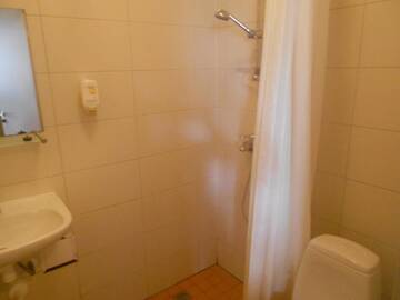 Фото номера Апартаменты в кемпинге Отель Saka Manor г. Сака 5